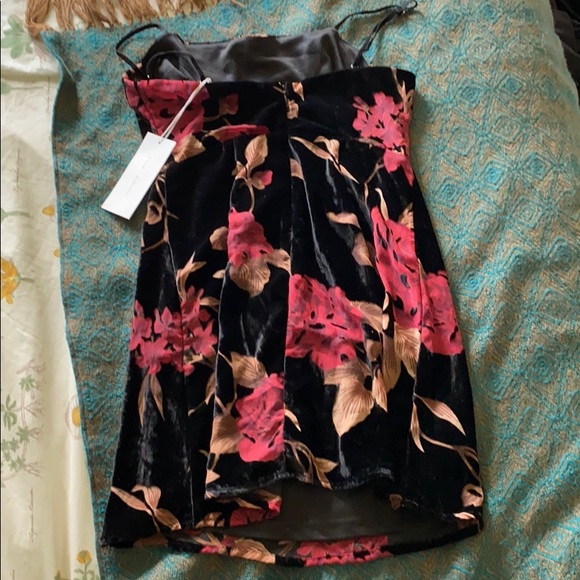 Velvet floral dress - Picture 3 of 3